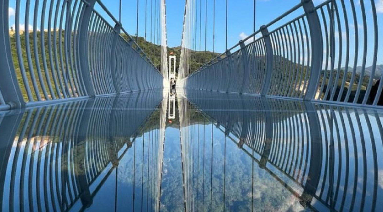 glass bottom bridge Vietnam