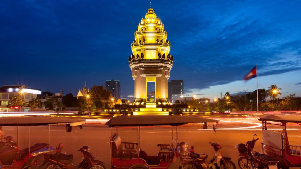 Royal Palace - things to do in Phnom penh with kids - subburn.com