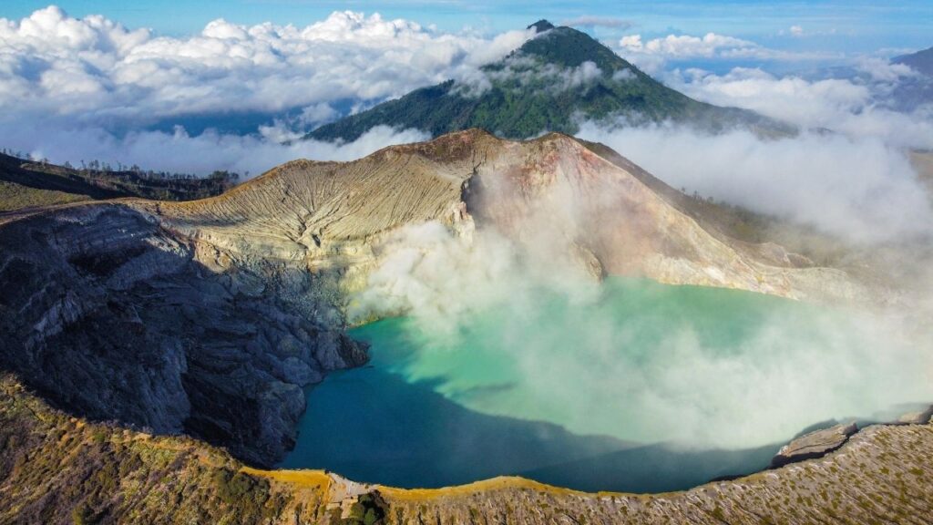 THE RIGHT TIME TO GO TO KAWAH IJEN
