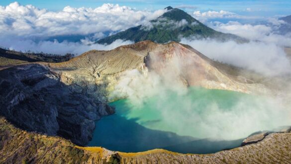 THE RIGHT TIME TO GO TO KAWAH IJEN