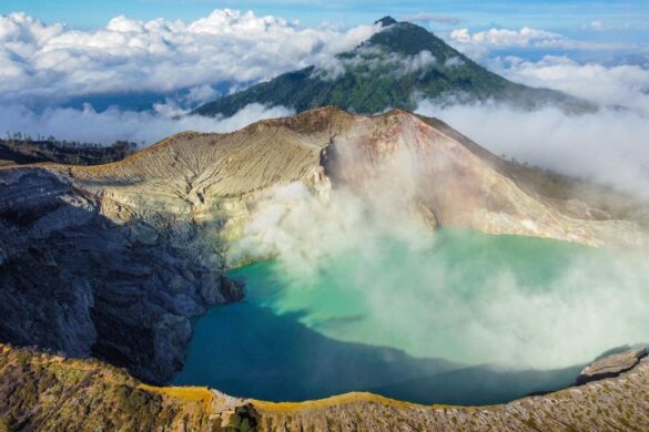 THE RIGHT TIME TO GO TO KAWAH IJEN